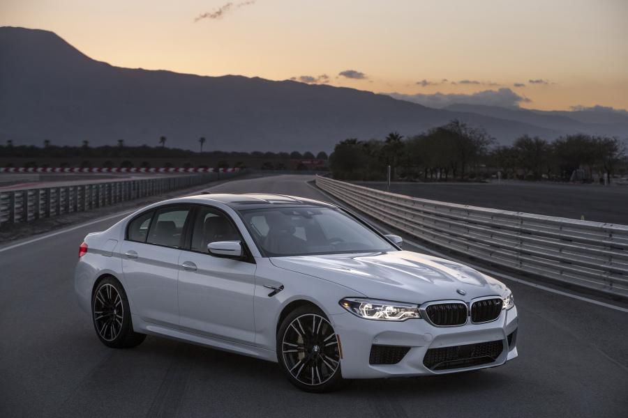  BMW M5 (F90) 2018 года  (NA) (фото 6 из 40)